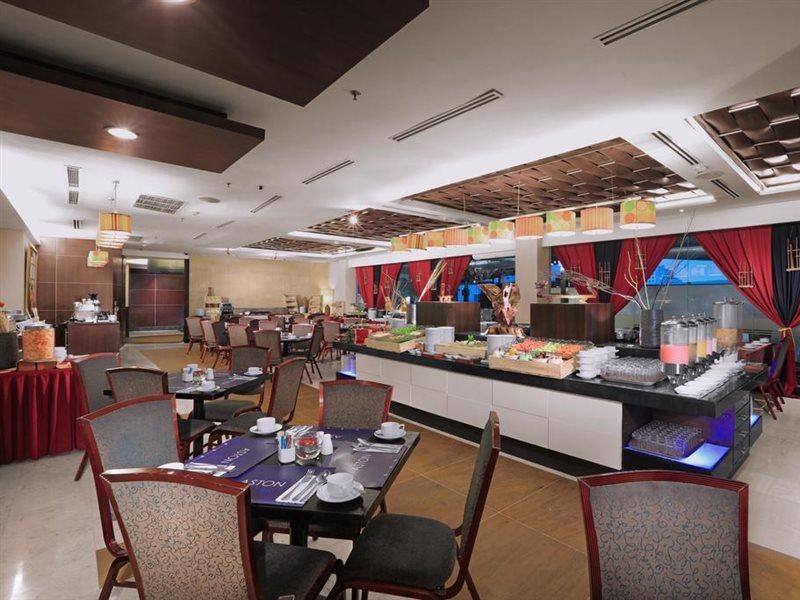Grand Dafam Braga Hotel 4*