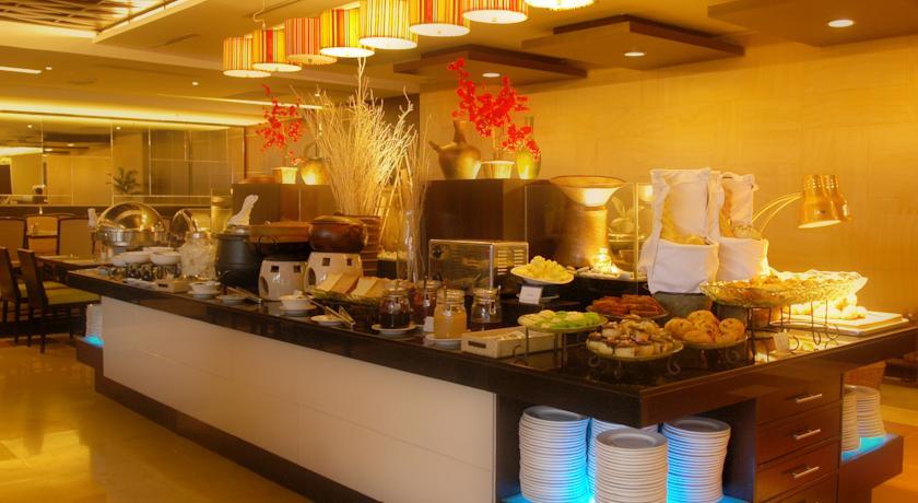Grand Dafam Braga Hotel 4*